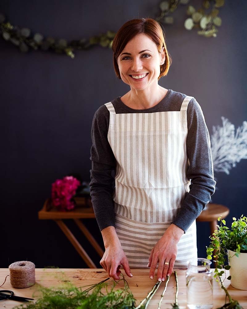 young-creative-woman-in-a-flower-shop-a-startup-o-9QYMZB5.jpg